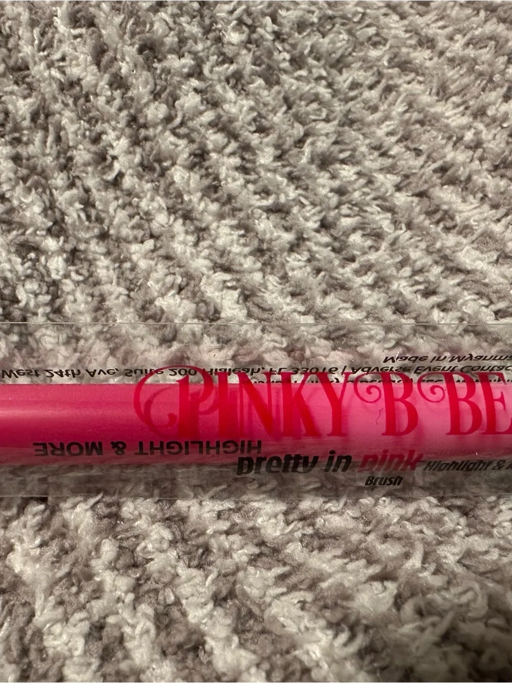 pretty in pink Pinky b beauty - Soft highlight Makeup Brush